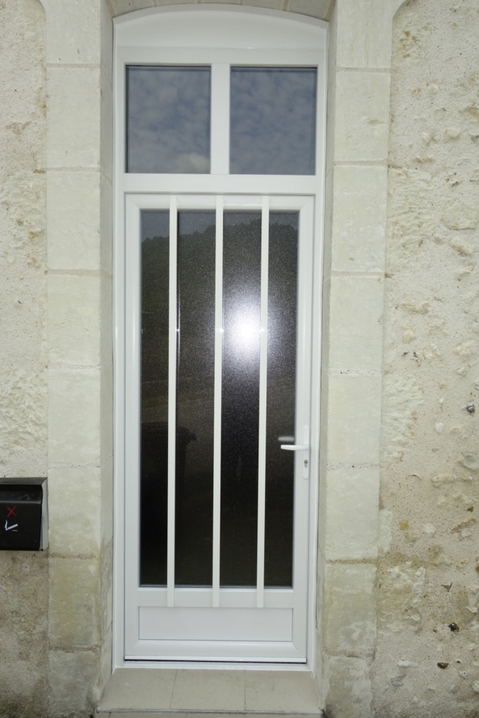 bouclet_15porte-entrée-pvc_101professionnel-scaled-e1593508447416-687x1030 Portes d'entrées Etienne Bouclet