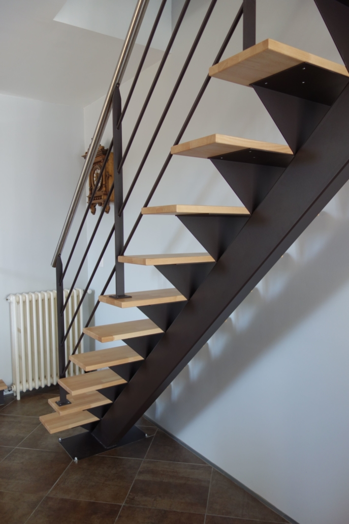 bouclet_17escalier-droit-limon-central-scaled-e1593509550835-687x1030 Escaliers Etienne Bouclet
