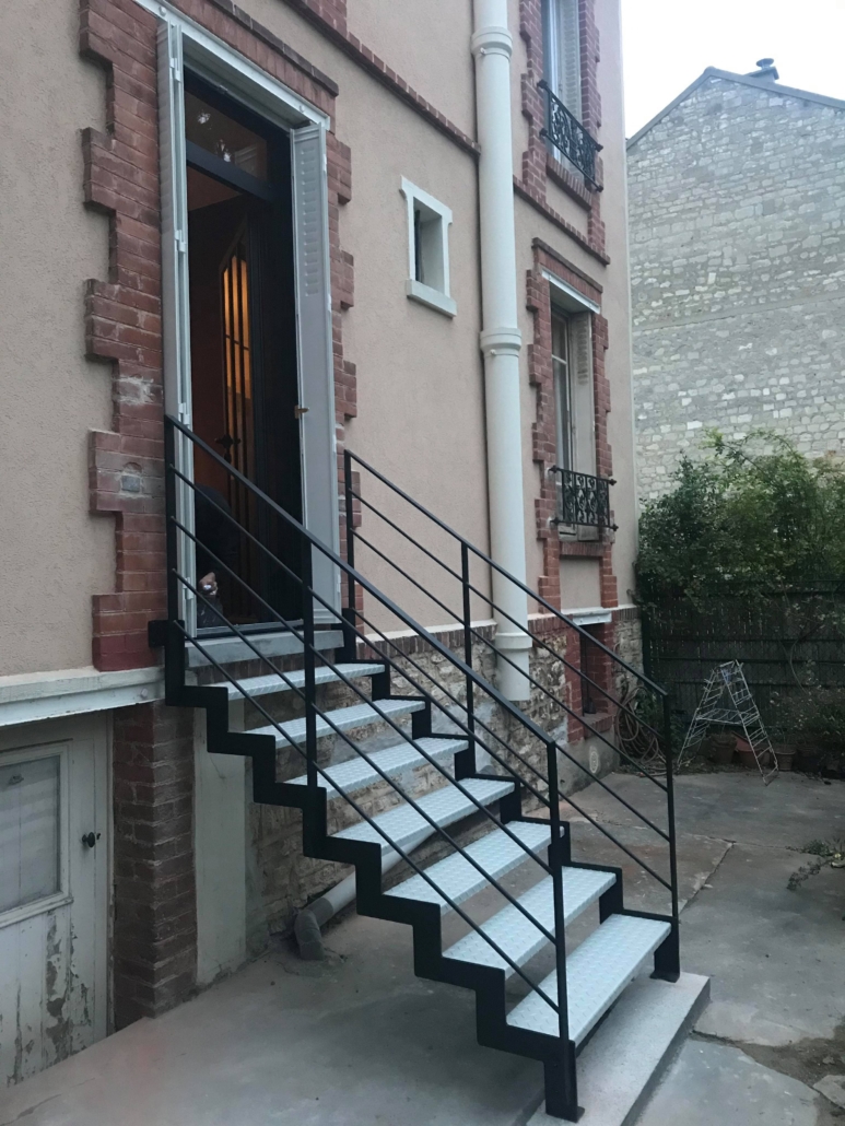 bouclet_17escalier-extérieur-2-couleur-limons-crémaillère-773x1030 Escaliers Etienne Bouclet