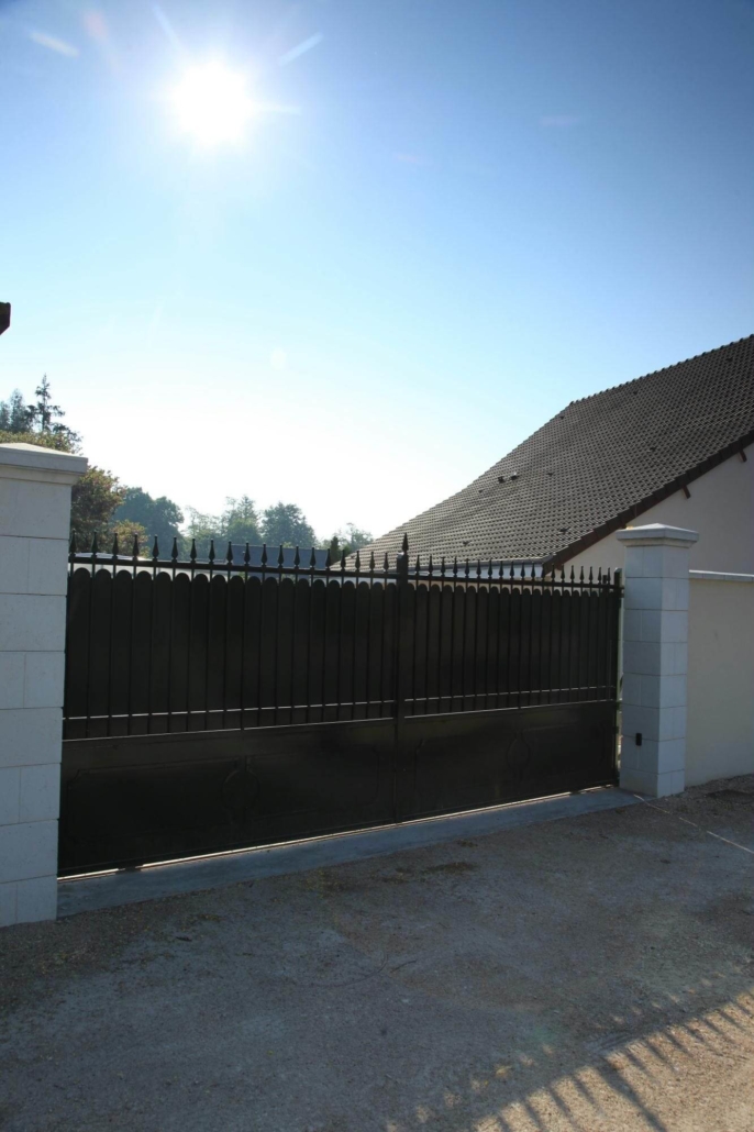 bouclet_20-portail-coulissant-extérieur-686x1030 Portails Etienne Bouclet
