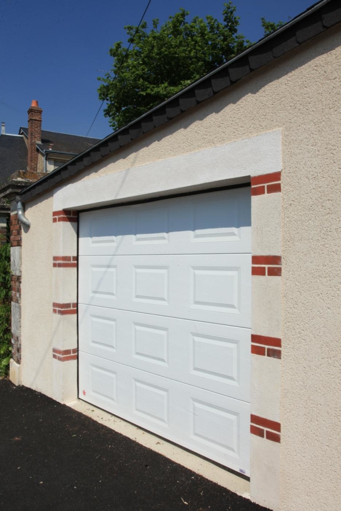 porte-sectionnelle-acier-687x1030 Portes de garage Etienne Bouclet