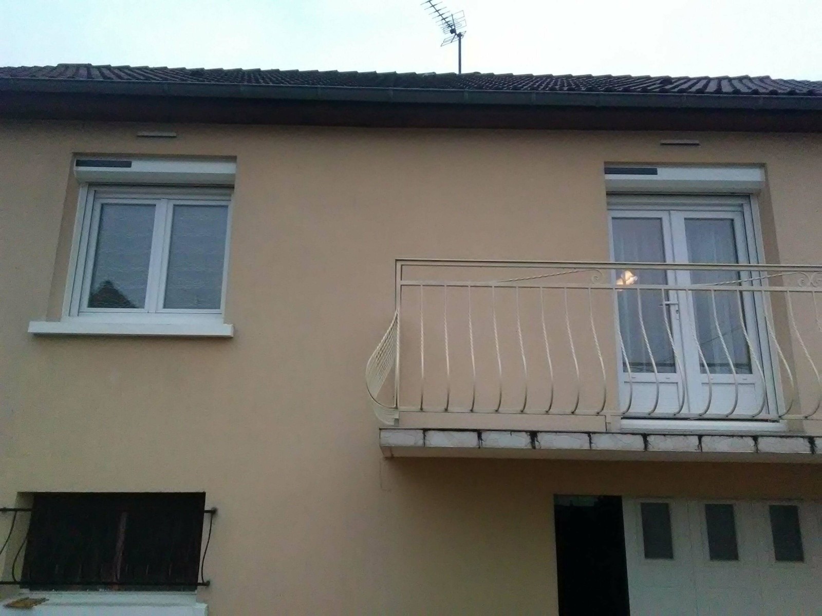 30657184_10213466975921068_3302393529191366656_n-1 Installer des volets roulants solaires Etienne Bouclet