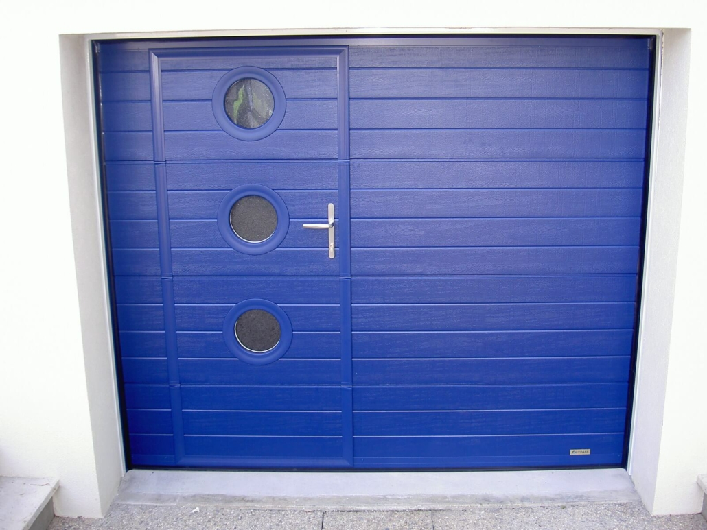 Exemple-porte-de-garage-avec-portillon-1030x773 Comment entretenir sa porte de garage ? Etienne Bouclet
